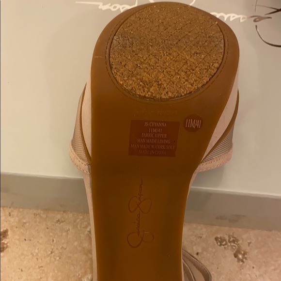 Heels - Picture 5 of 7